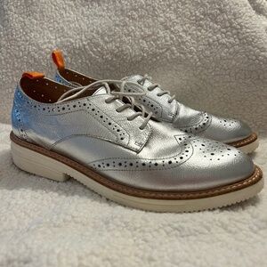 Derby Brogue Rise Shoe